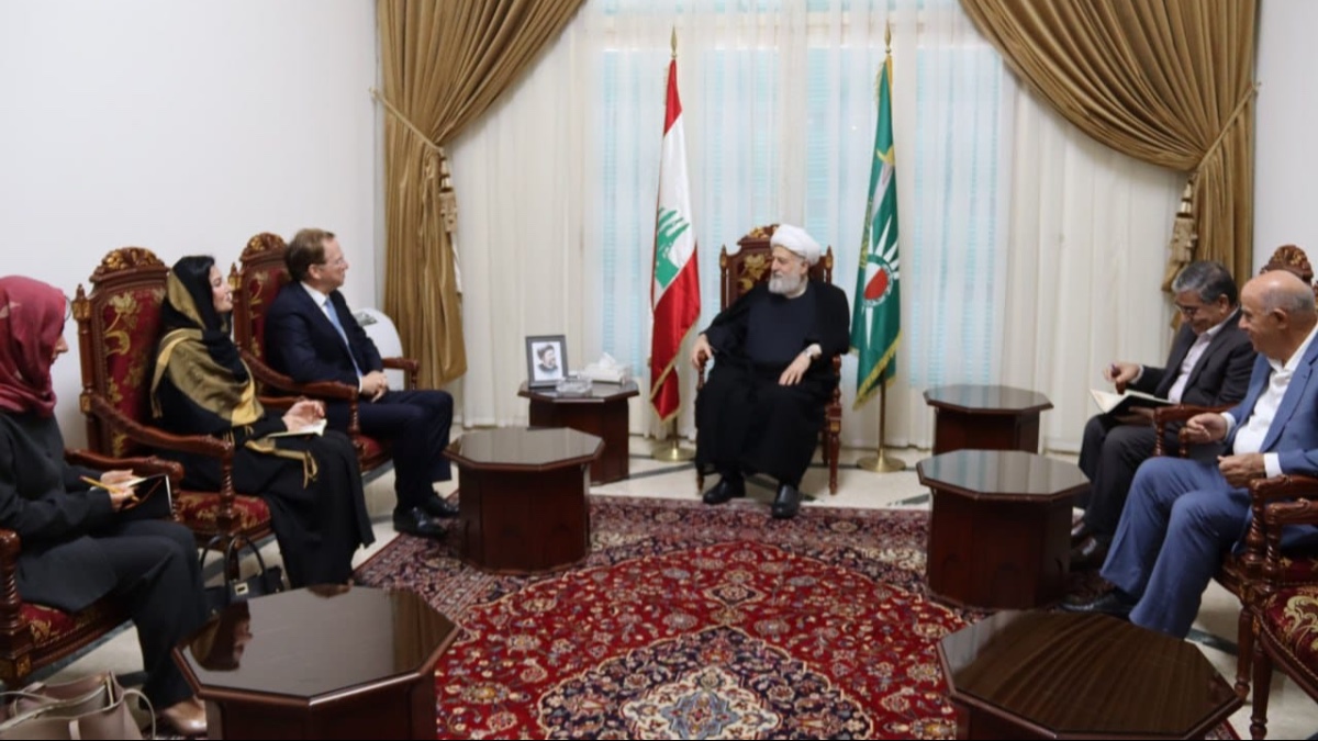 الشيخ الخطيب استقبل السفير الفرنسي: المقاومة الفرنسية لم تسلّم سلاحها خلال الاحتلال الالماني الشيخ الخطيب استقبل السفير الفرنسي: المقاومة الفرنسية لم تسلّم سلاحها خلال الاحتلال الالماني