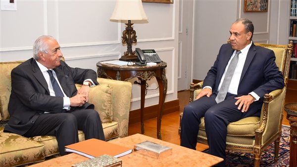 وزير «الخارجية» يبحث مع غرفة التجارة الأمريكية سبل تعزيز التعاون الاقتصادي والاستثماري وزير «الخارجية» يبحث مع غرفة التجارة الأمريكية سبل تعزيز التعاون الاقتصادي والاستثماري