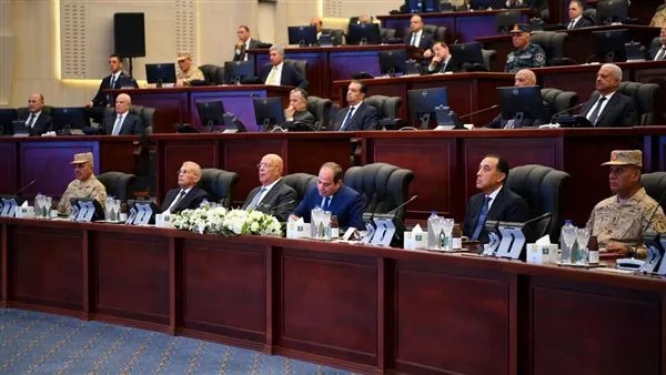 الرئيس السيسي يشهد استعراض إمكانيات أجهزة الدولة لمجابهة الأزمات والكوارث الرئيس السيسي يشهد استعراض إمكانيات أجهزة الدولة لمجابهة الأزمات والكوارث