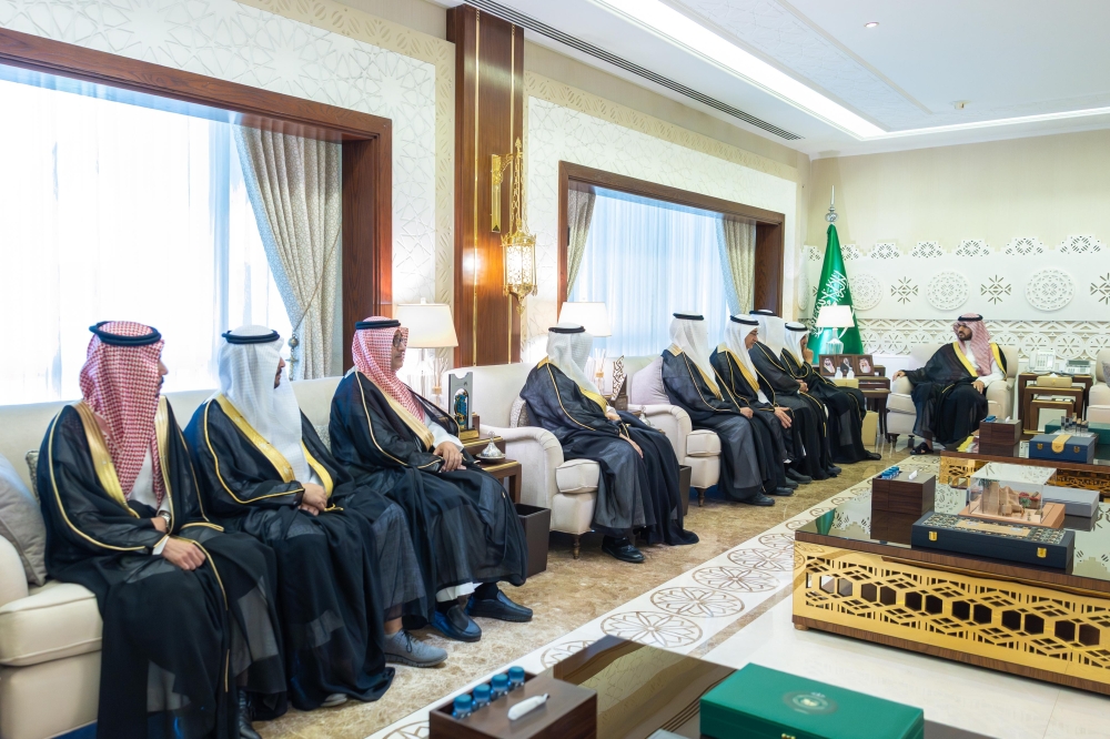 نائب أمير المنطقة الشرقية يستقبل رئيس وقيادات جامعة الملك فهد للبترول والمعادن