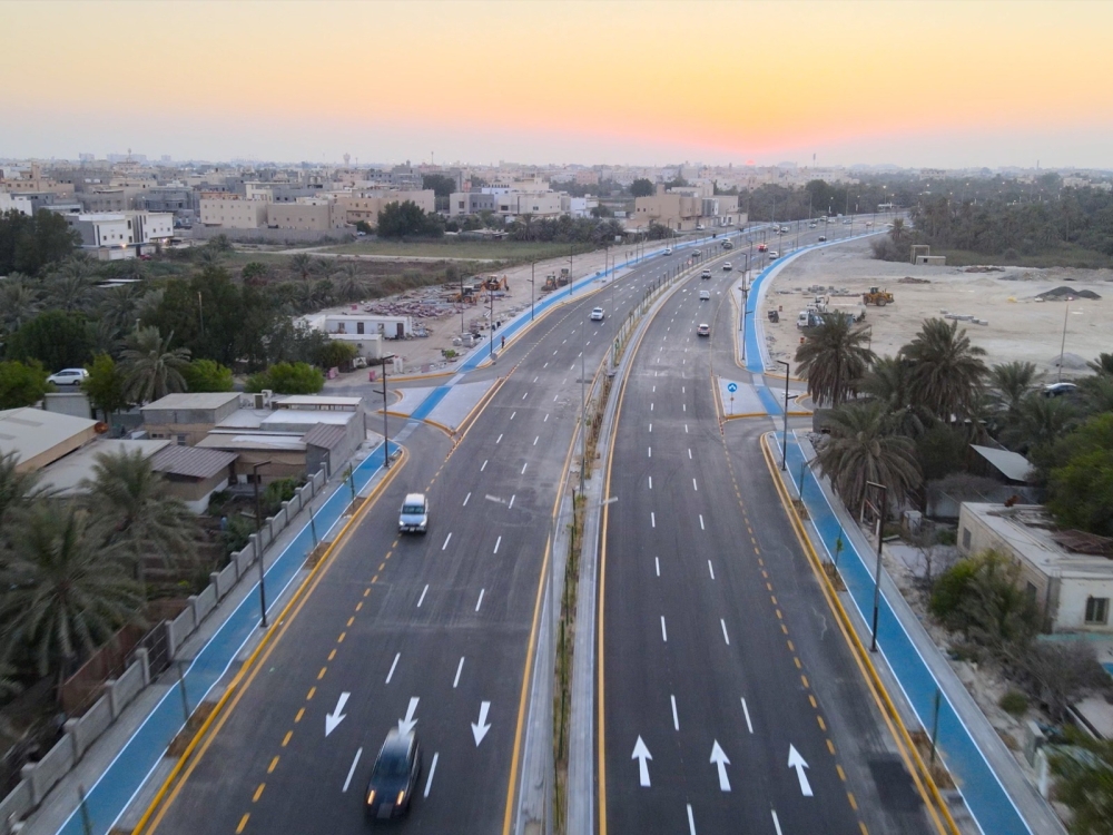 القطيف.. انتهاء المرحلة الأولى من تطوير شارع الرياض بطول 3000 متر