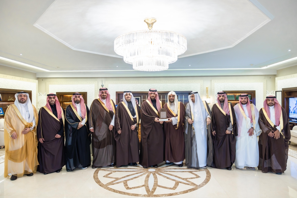 نائب أمير المنطقة الشرقية يستقبل أعضاء مجلس إدارة جمعية قبس