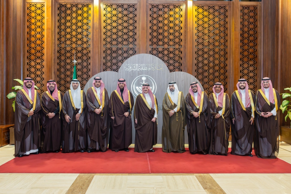 أمير المنطقة الشرقية يستقبل ممثلي منظومة السياحة ويطّلع على الخطط المستقبلية لتنمية القطاع وتطويره بالمنطقة