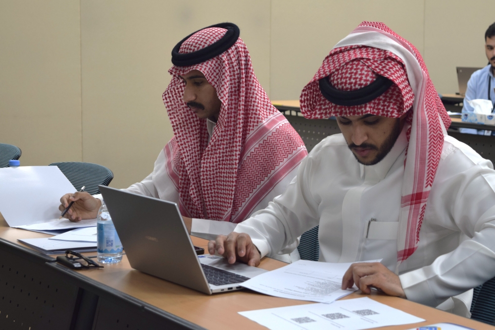 تقنيات ذكية وخرائط حية.. حلول هندسية لخفض حوادث صيانة الطرق بالشرقية تقنيات ذكية وخرائط حية.. حلول هندسية لخفض حوادث صيانة الطرق بالشرقية