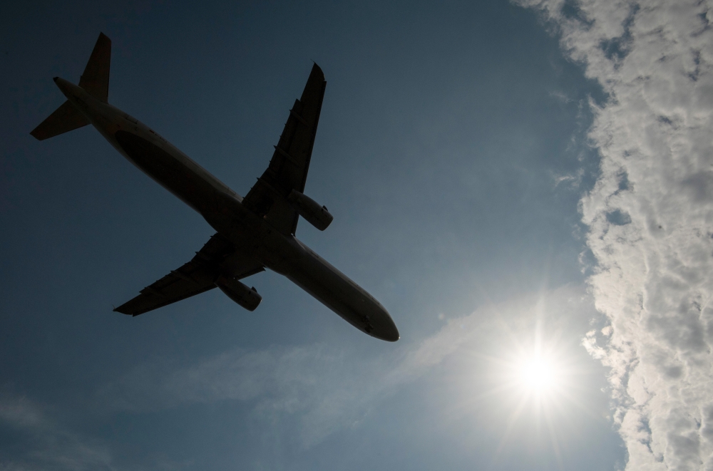 مصرع جنديين وإصابة 4 إثر تحطم طائرة نقل عسكرية في الجزائر مصرع جنديين وإصابة 4 إثر تحطم طائرة نقل عسكرية في الجزائر