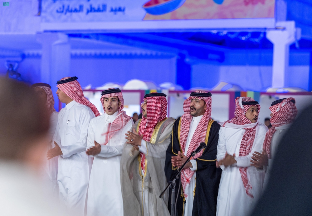 شاهد.. الدحة تخطف الأنظار بفعاليات عيد الفطر في الحدود الشمالية