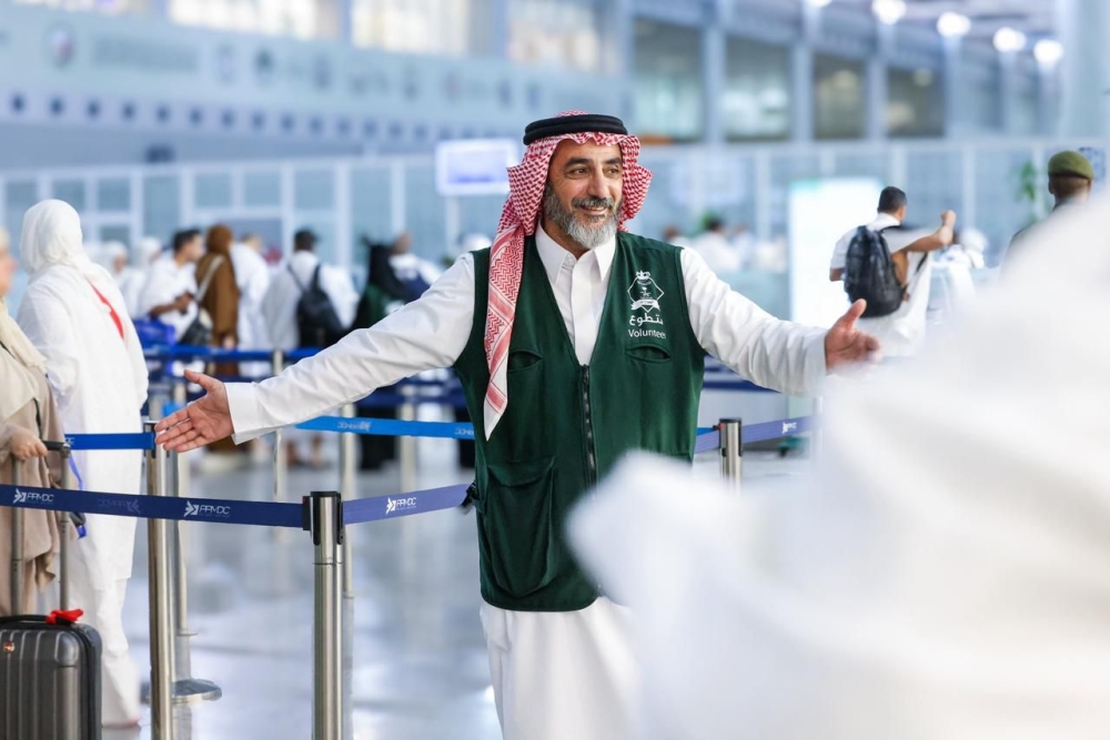 متطوعو &rdquo;الجوازات&ldquo; في الحج.. عطاء إنساني لخدمة ضيوف الرحمن