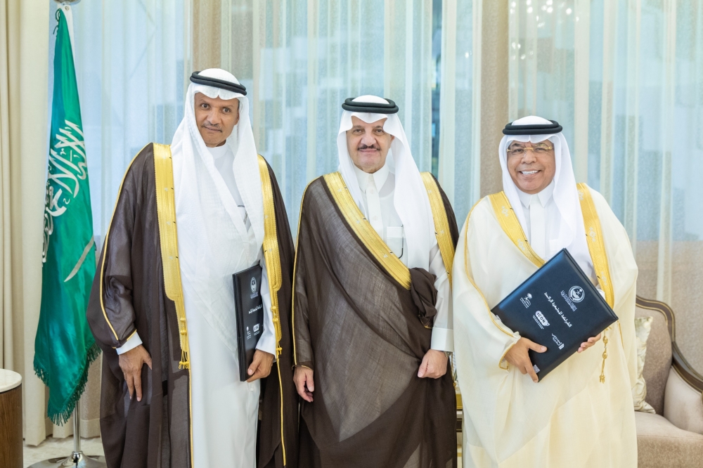 أمير الشرقية يستقبل رئيس جمعية أيقونة الأثر المجتمعي المستدام ويرعى توقيع شراكة مشروع &ldquo;تضمين&rdquo; لتأهيل الشباب