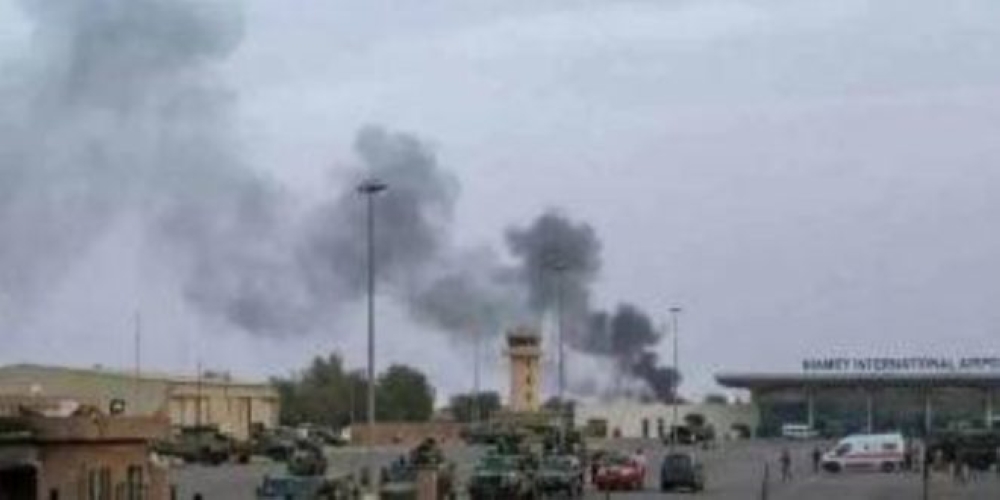 النيجر.. مقتل 11 جنديا ومدنييَن في الهجوم على مطار نيامي