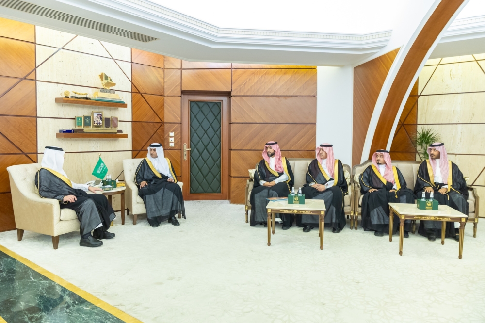 أمير الشرقية يستقبل مدير عام فرع وزارة النقل والخدمات اللوجستية بالمنطقة