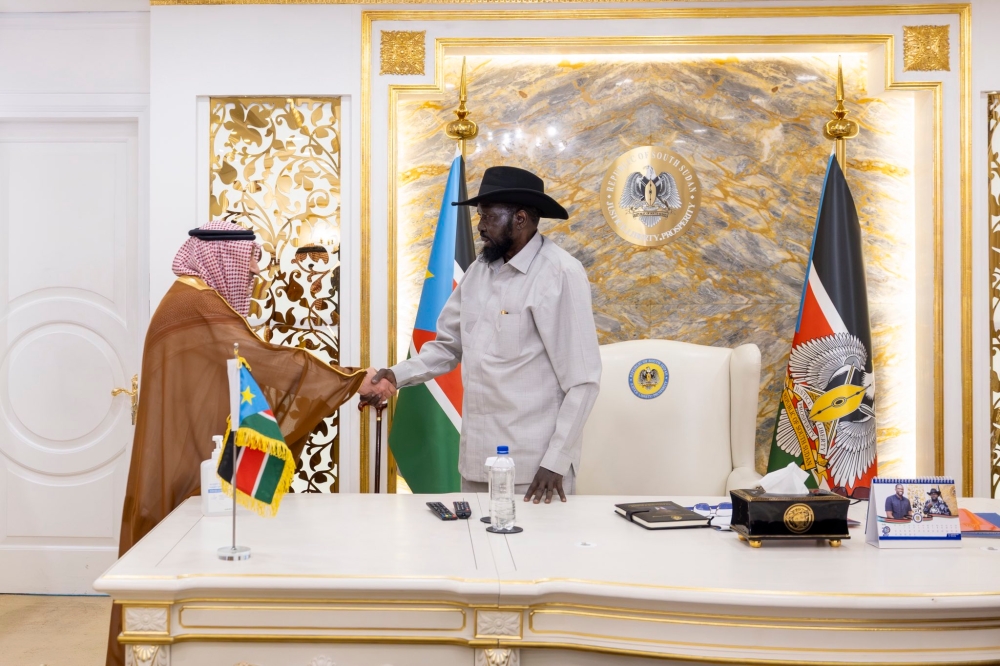 رئيس جنوب السودان يستقبل الخريجي.. ويبحثان التطورات الدولية