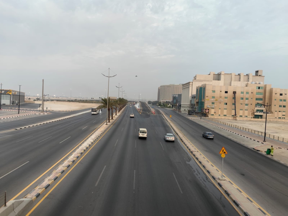 تأهيل جسر خادم الحرمين بالخبر.. صيانة الأسفلت وفواصل التمدد ووسائل السلامة