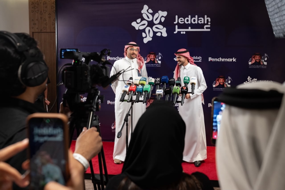عايض: جمهور جدة أسطوري.. وأختار أغنياتي وفق تفاعل الحضور