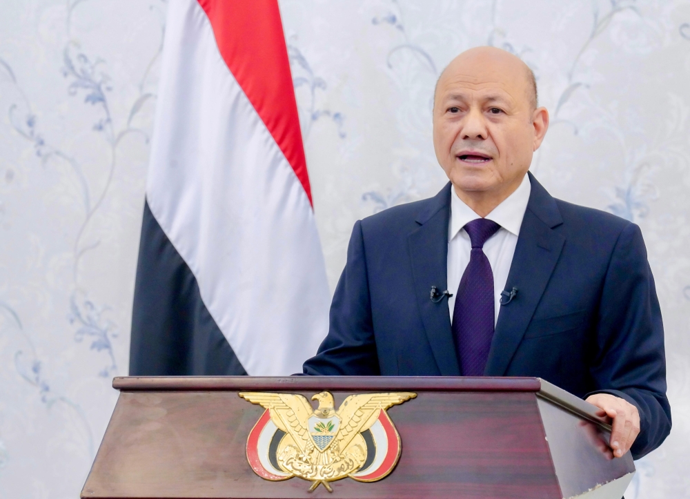 العليمي: الدولة ماضية في بسط سلطتها على كامل أراضي اليمن