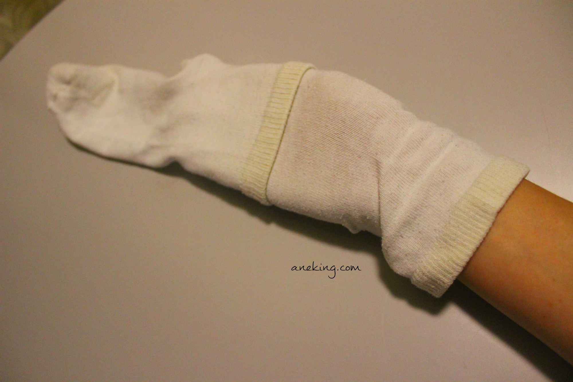 DIY Sock Donut For A Perfect Bun Ane King