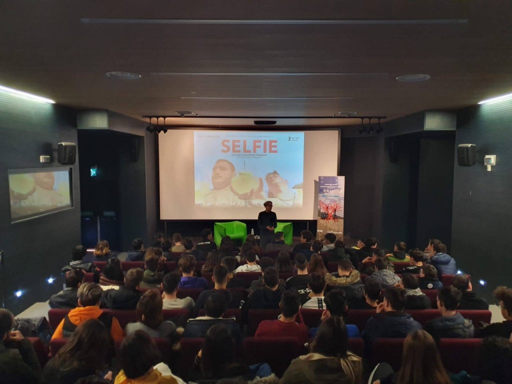 Torna “L'edificio Della Memoria – La Rassegna”, Tre Incontri Di Cinema E Giornalismo Per Gli Studenti – Apulia Film Commission 768_x_1024_jpg