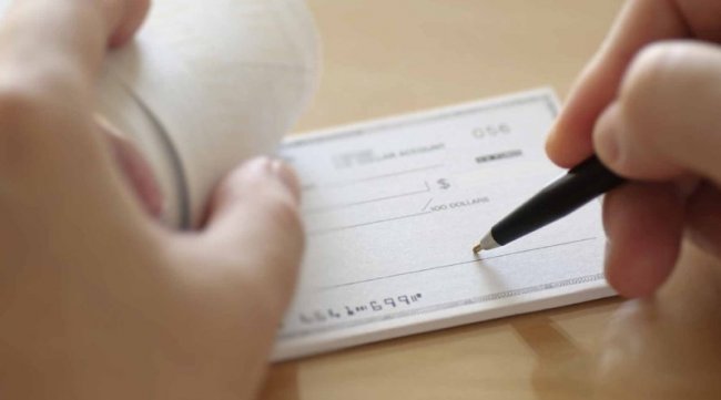 البرلمان يشرع في مناقشة مشروع قانون تجريم إصدار شيك دون رصيد 