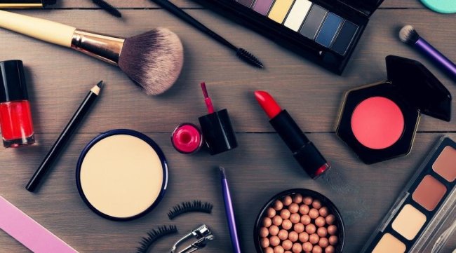 وزارة الصحة تحذر مواد تجميل غير مراقبة تزيد بالإصابة بالسرطان