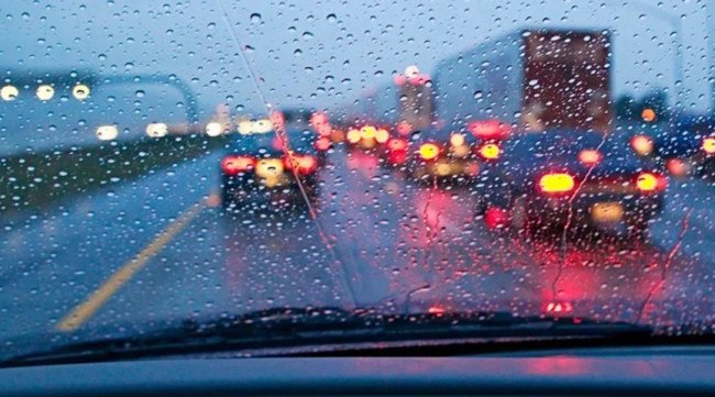 أمطار غزيرة اليوم : مرصد السلامة يدعو لتوخي الحذر على الطرقات
