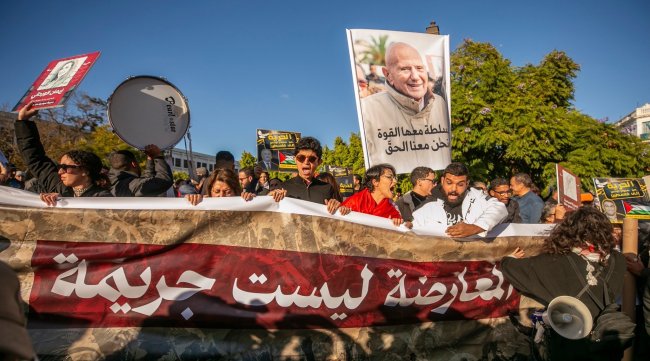 معهد واشنطن: الاحتجاجات المتصاعدة في تونس تفتح أبواب مبادرات أمريكية 