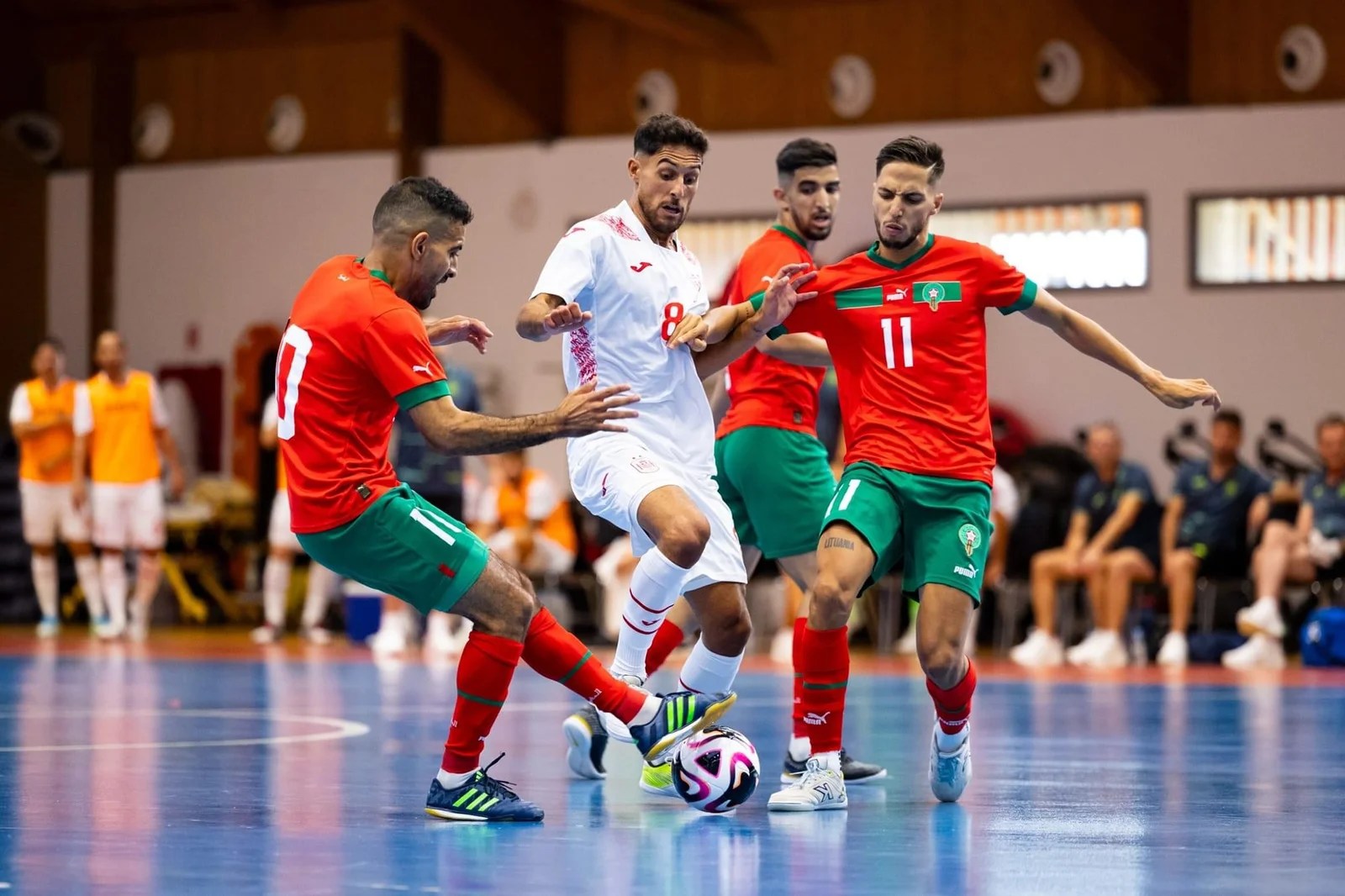 كرة القدم داخل القاعة.. المنتخب الوطني يفوز على نظيره الإسباني وديا (4-2)(فيديو)