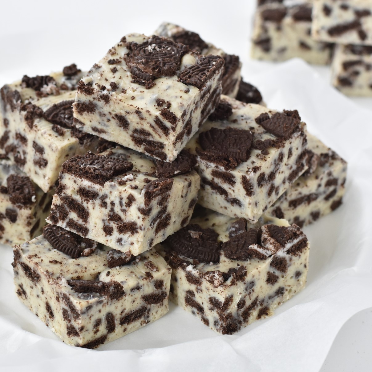 Cake mix, oreos, sweetened condensed milk, chocolate chips. 3 Ingredient Oreo Fudge Baking Envy