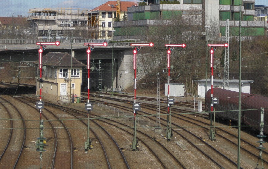 Sie legen ihre gewünschte bausumme fest und wir bauen ihnen exakt für dieses budget ihr individuelles haus. Ansichten1