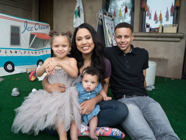 Steph curry's daughter riley stole the show! Steph Curry Daughter . STEPHEN CURRY HONORED AT HIGH SCHOOL ALMA MATER, DAUGHTER ...