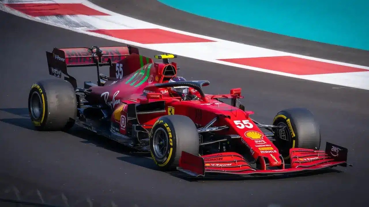 Apple'dan dev hamle: Formula 1'in ABD yayın haklarını satın aldı 1 Apple