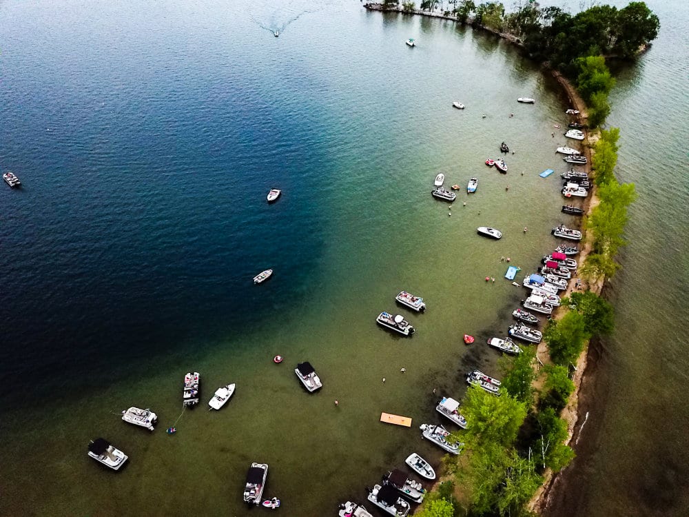 We are located off mile marker 2.5 of the little niangua arm, lake of the ozarks, about 9 miles north of camdenton on hwy. Breezy Point Resort - Pelican Lake Lodging - Cabin Rentals