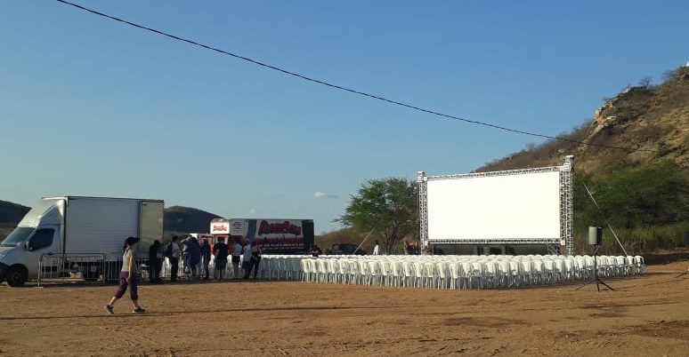 Jornalista Bethise Cabral esteve Brechando a estreia de Bacurau aonde tudo começou