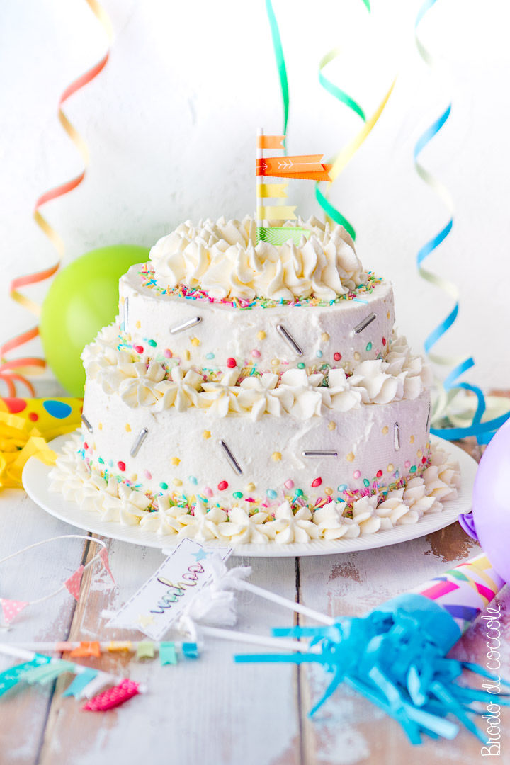 Funfetti Cake O Sprinkle Cake Una Torta Coloratissima Brodo Di Coccole