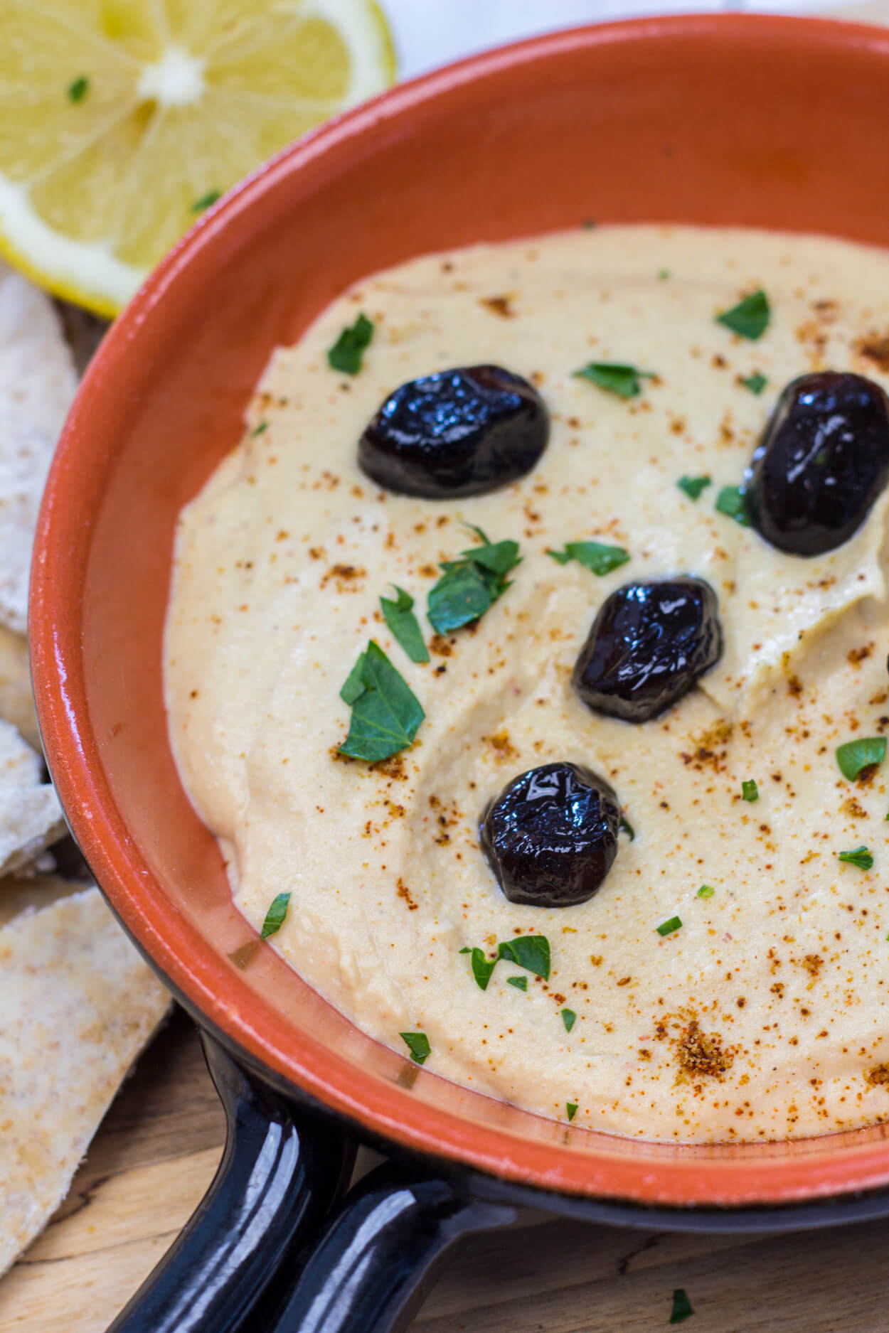 20/06/2020 · hummus is a traditional middle eastern spread made with chickpeas, garlic, tahini, and lemon. The Best Fluffy Oil Free Hummus Ceara S Kitchen