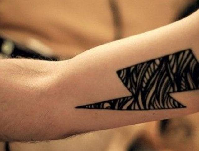 Scopri I Tatuaggi Dedicati A Fulmini E Saette 485_x_640_jpg