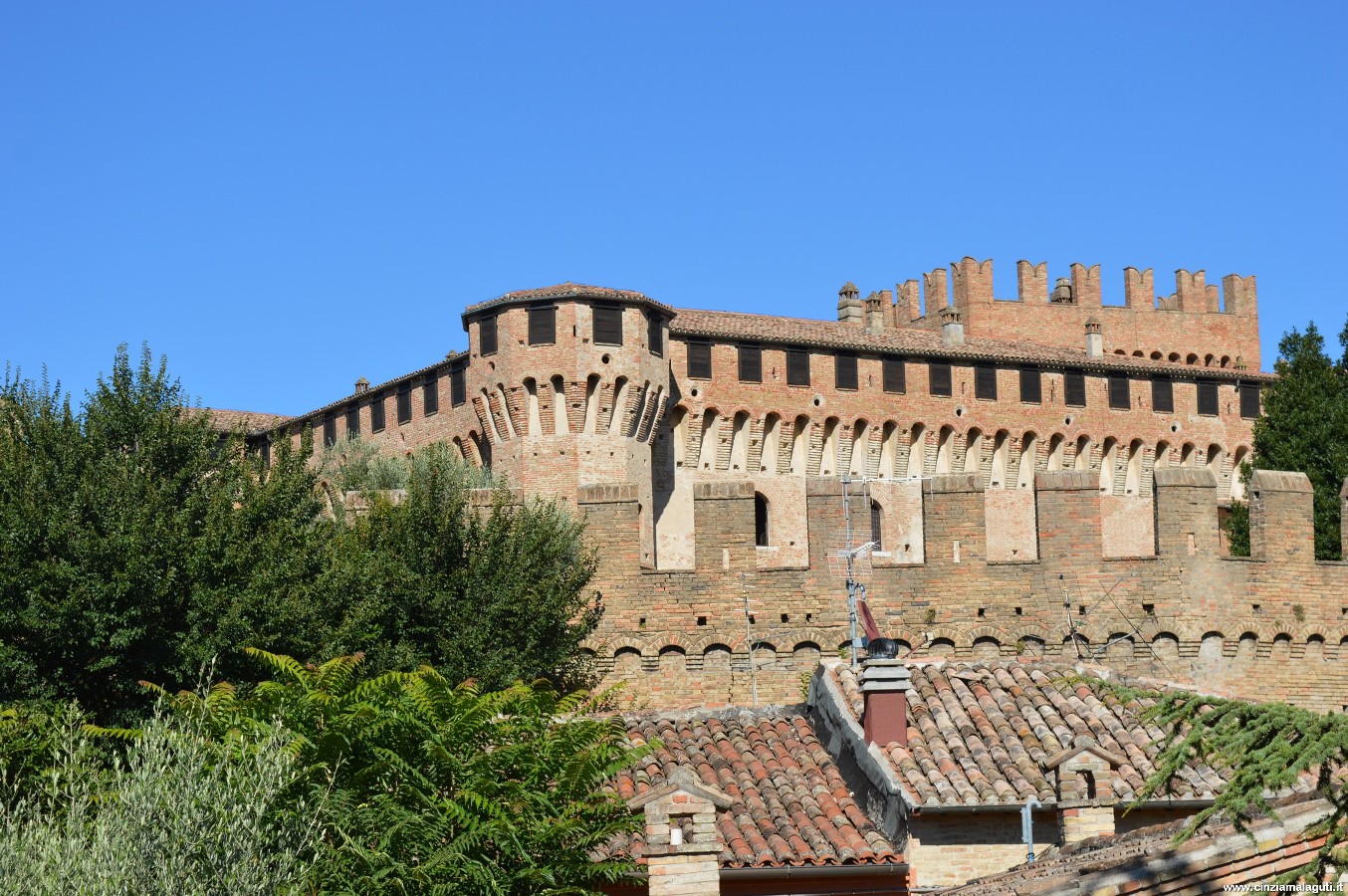 Castello di Gradara._.. Esperienziando Vitae