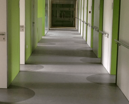 Centro de Salud con Pavimento Vinílico (PVC)