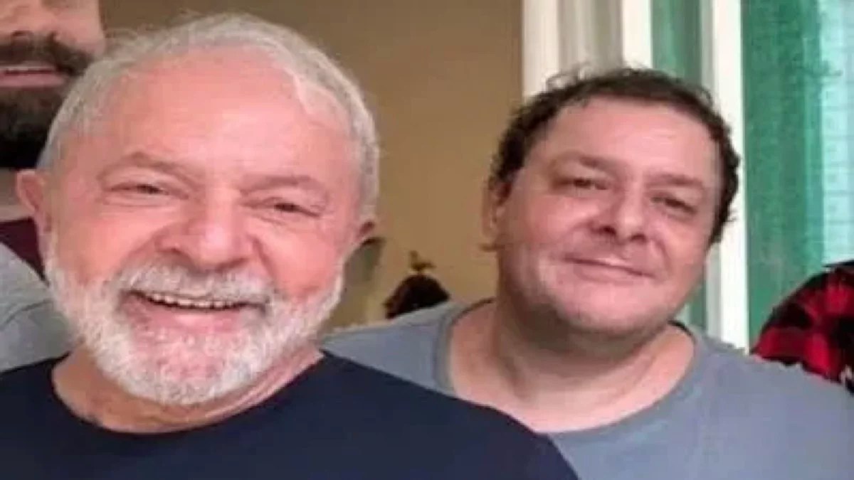Caso Lulinha: pesquisa revela que 43,4% dos brasileiros acreditam que investigações pioram muito a imagem do governo Lula Caso Lulinha: pesquisa revela que 43,4% dos brasileiros acreditam que investigações pioram muito a imagem do governo Lula