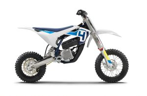 Nun stellt husqvarna auch den elektrofahrrad markt auf den kopf. Husqvarna bringt erstes Elektro-Motorrad auf den Markt - CrossNews