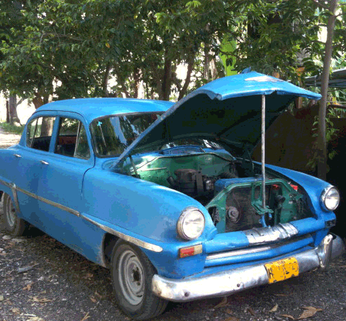 El kafkiano proceso de cambiar un motor en Cuba