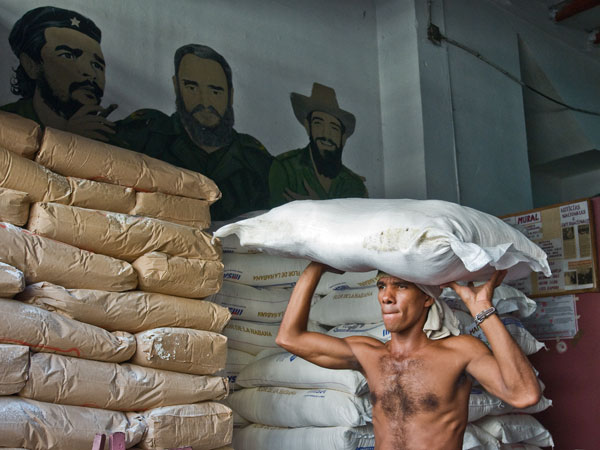 Economía cubana: aspirinas para curar un cáncer