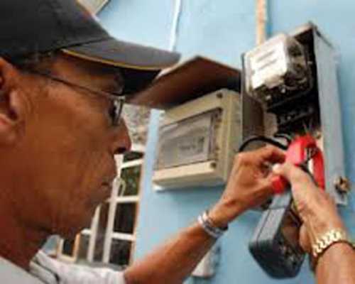 Sobornar al inspector de electricidad