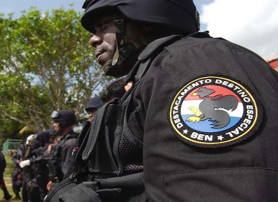 Ex policías, ex-militares: “mira como nos tratan”