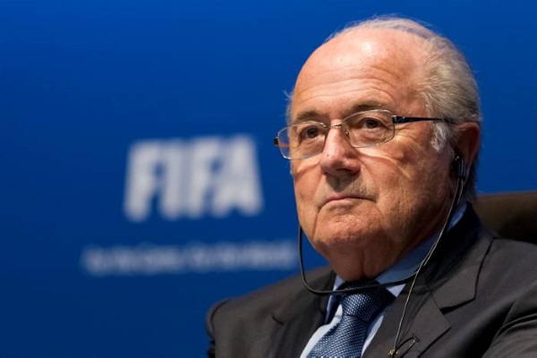 Joseph Blatter dimite como presidente de la FIFA y convoca a elecciones