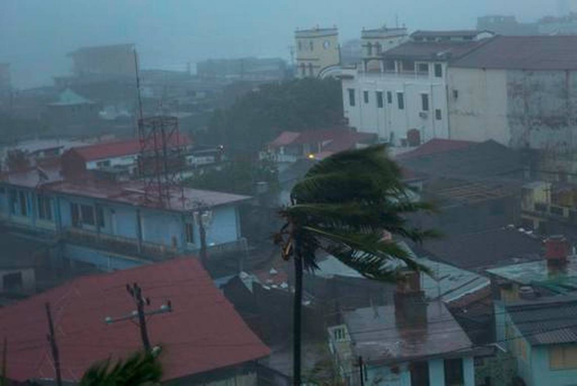 Más de 1,3 millones de evacuados en Cuba