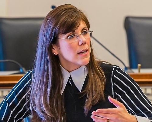 Nominan a cubano-americana para puesto clave en el Departamento de Estado