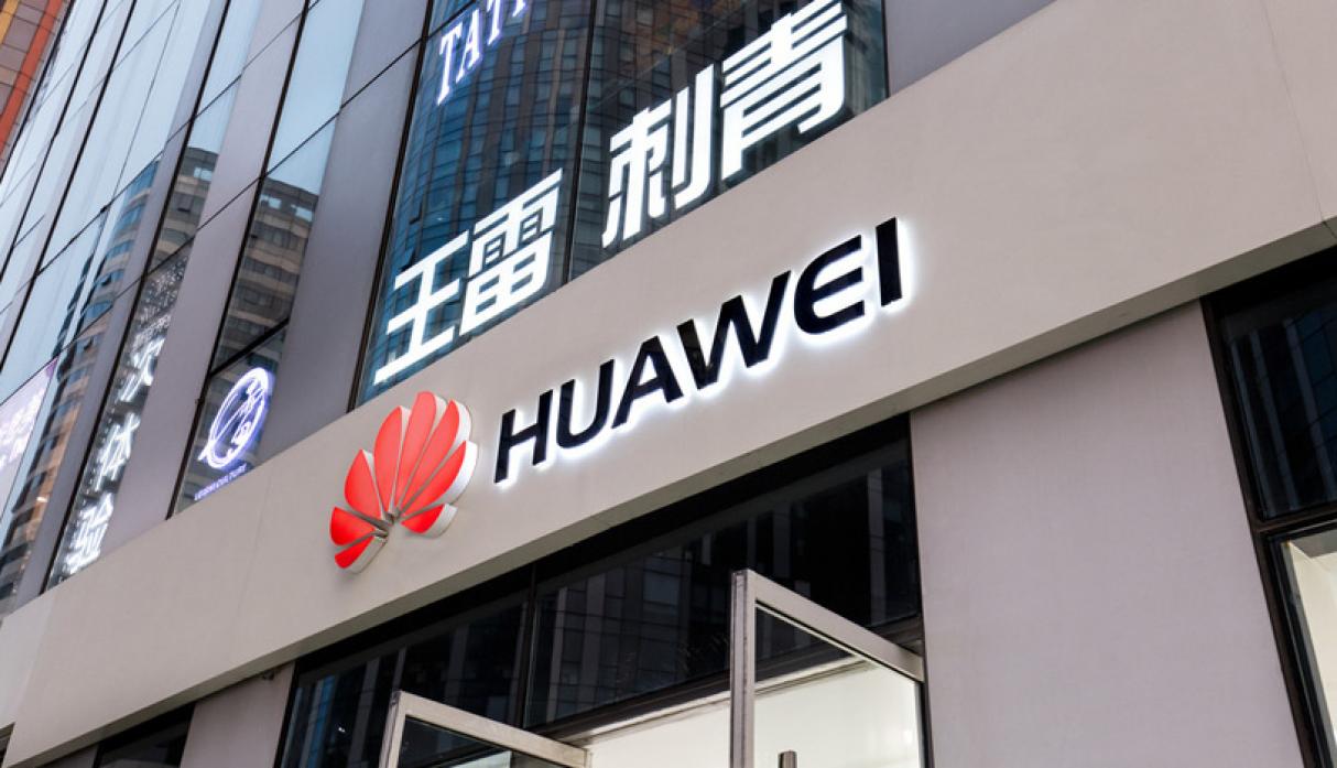 Detienen en Polonia a directivo chino de Huawei acusado de espionaje