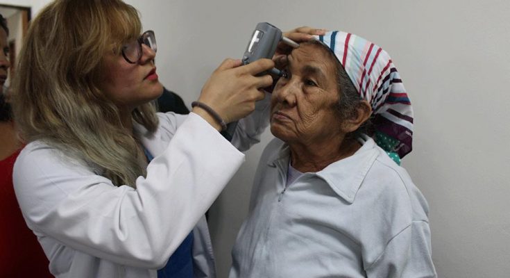 Seis de nueve oftalmólogos cubanos suspenden reválida en Uruguay