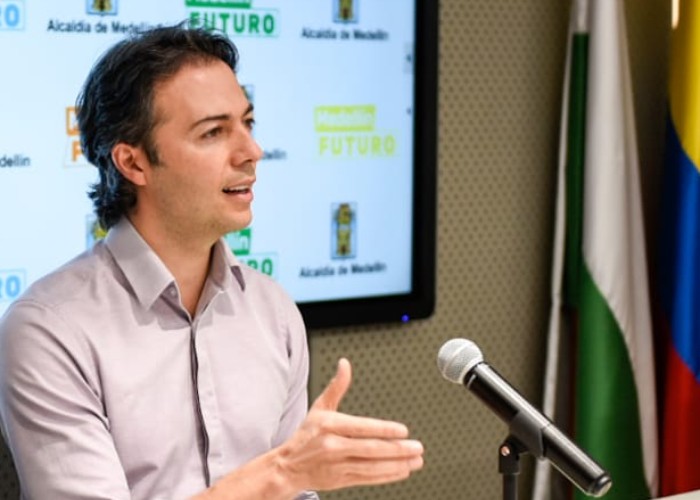 Calle Medellín Colombia médicos cubanos