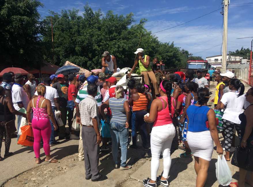 Feria agropecuaria en Songo La Maya cuba miseria alimentos