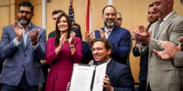 Ron DeSantis, Florida, Comunismo